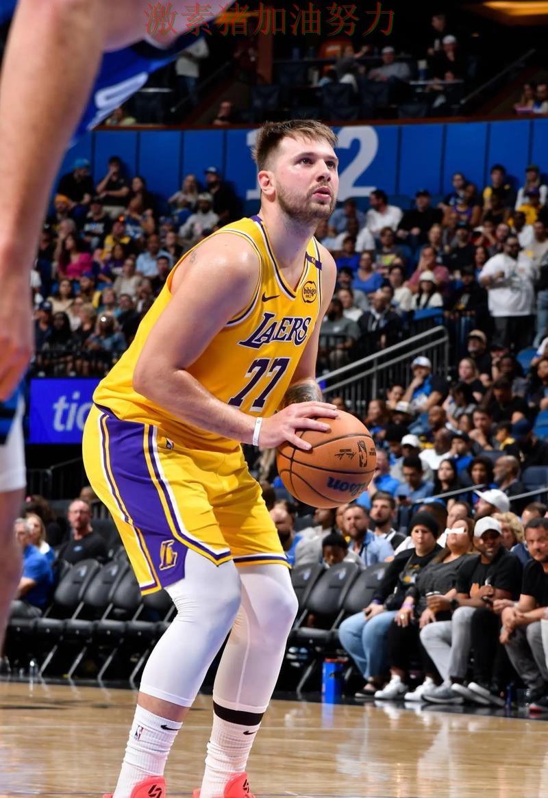 东契奇关键时刻连续破门点燃全场